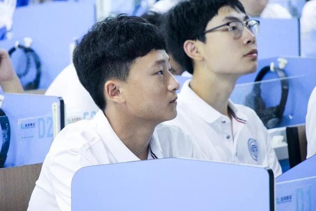 将来留学世界一流大学高中三年要做什么，国际高中班新生导学课给你答案